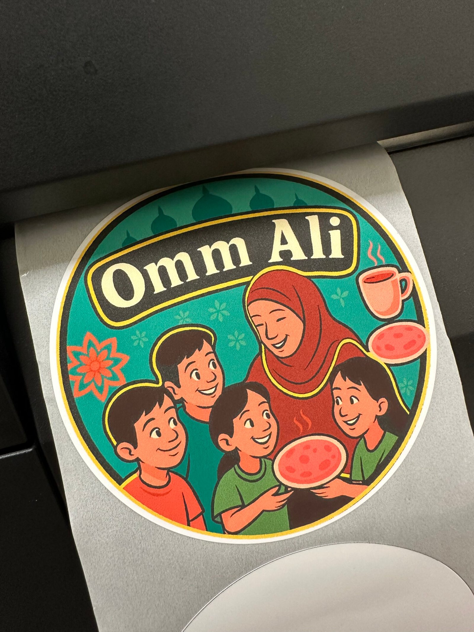 Custom 1.5", 2", 2.5", 3" Waterproof Round Sticker On Roll With Your Logo Design - Image 4